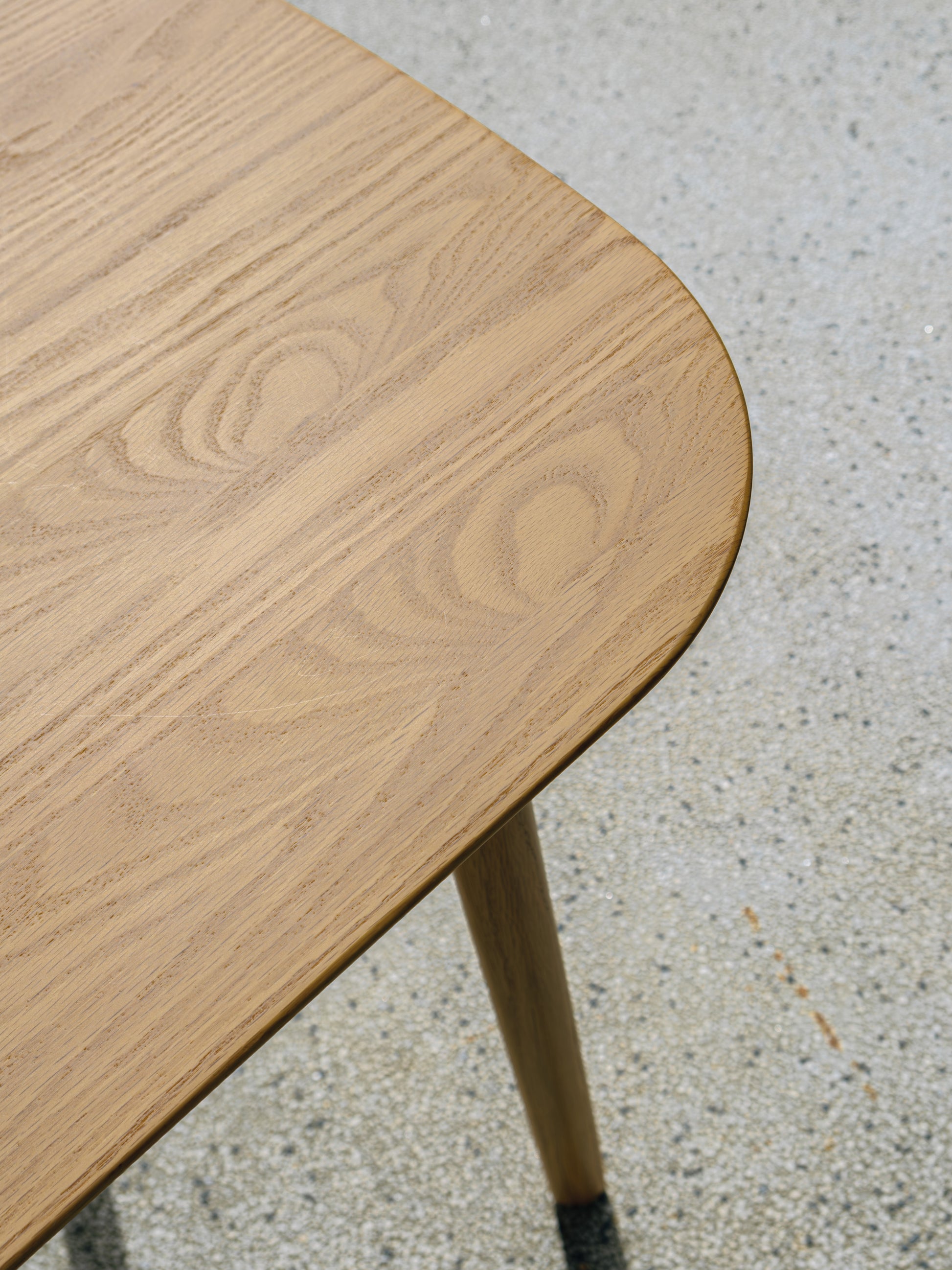 Chapterhome Long Island Table