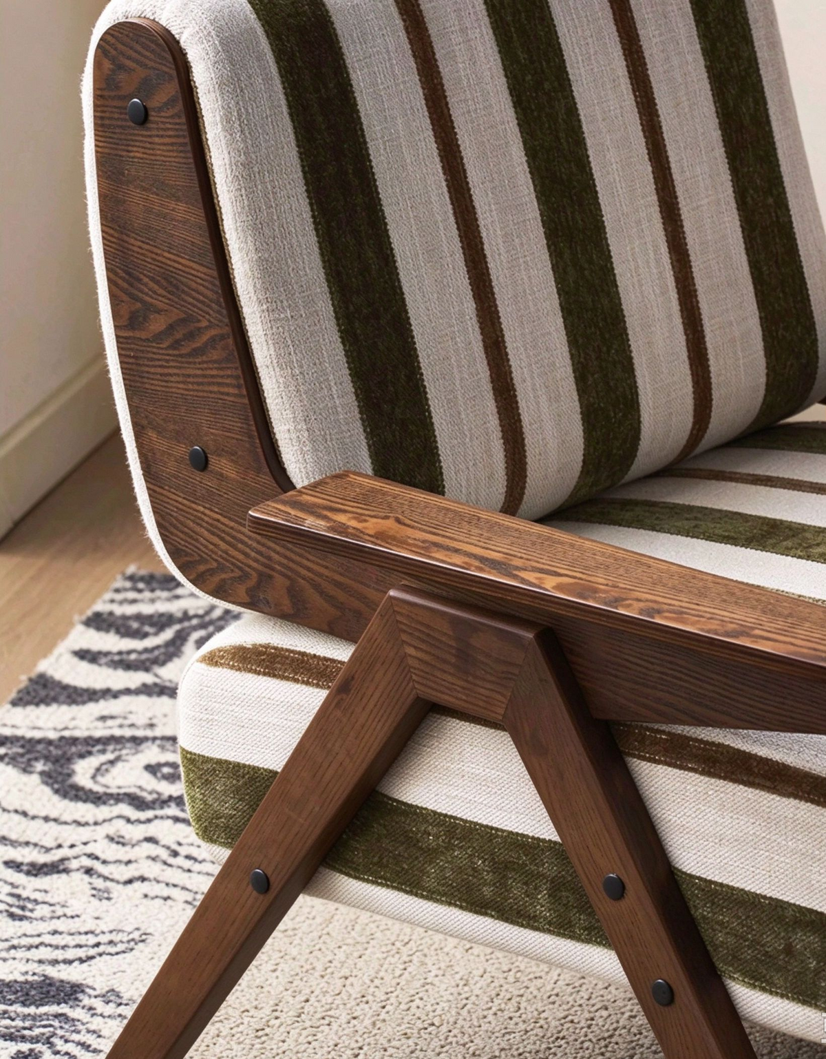 ChapterLiving Linda Armchair