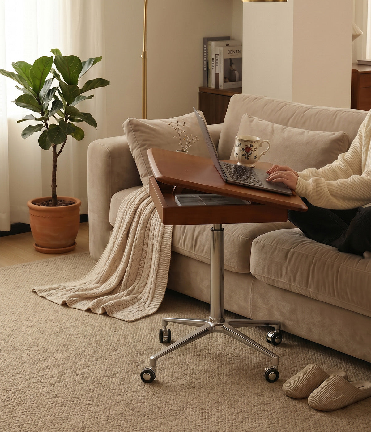 ChapterLiving Lumi Table Height Adjustable